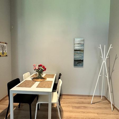 Appartamento Urban Breeze Aparment 1 Atene Esterno foto