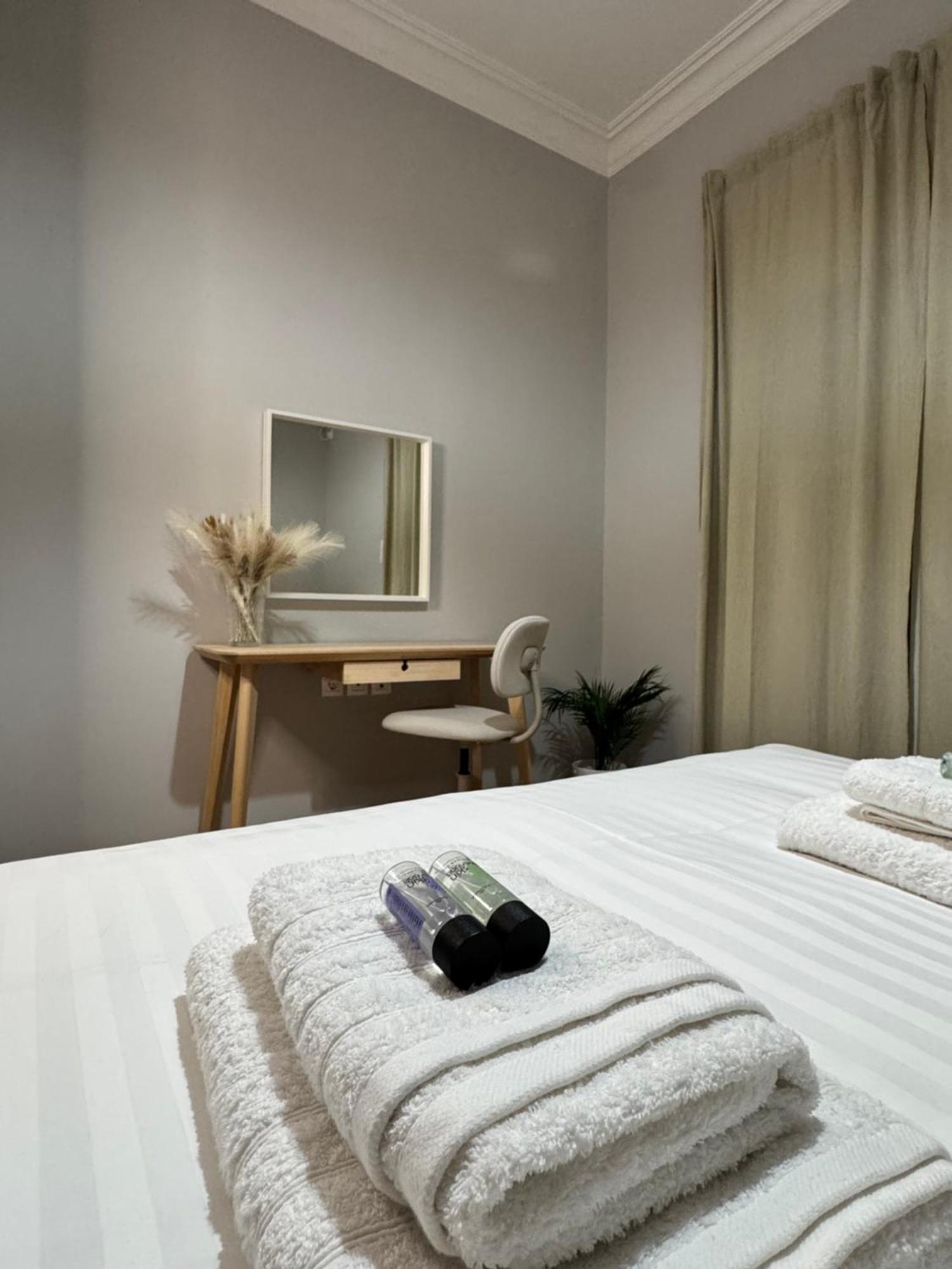Appartamento Urban Breeze Aparment 1 Atene Esterno foto